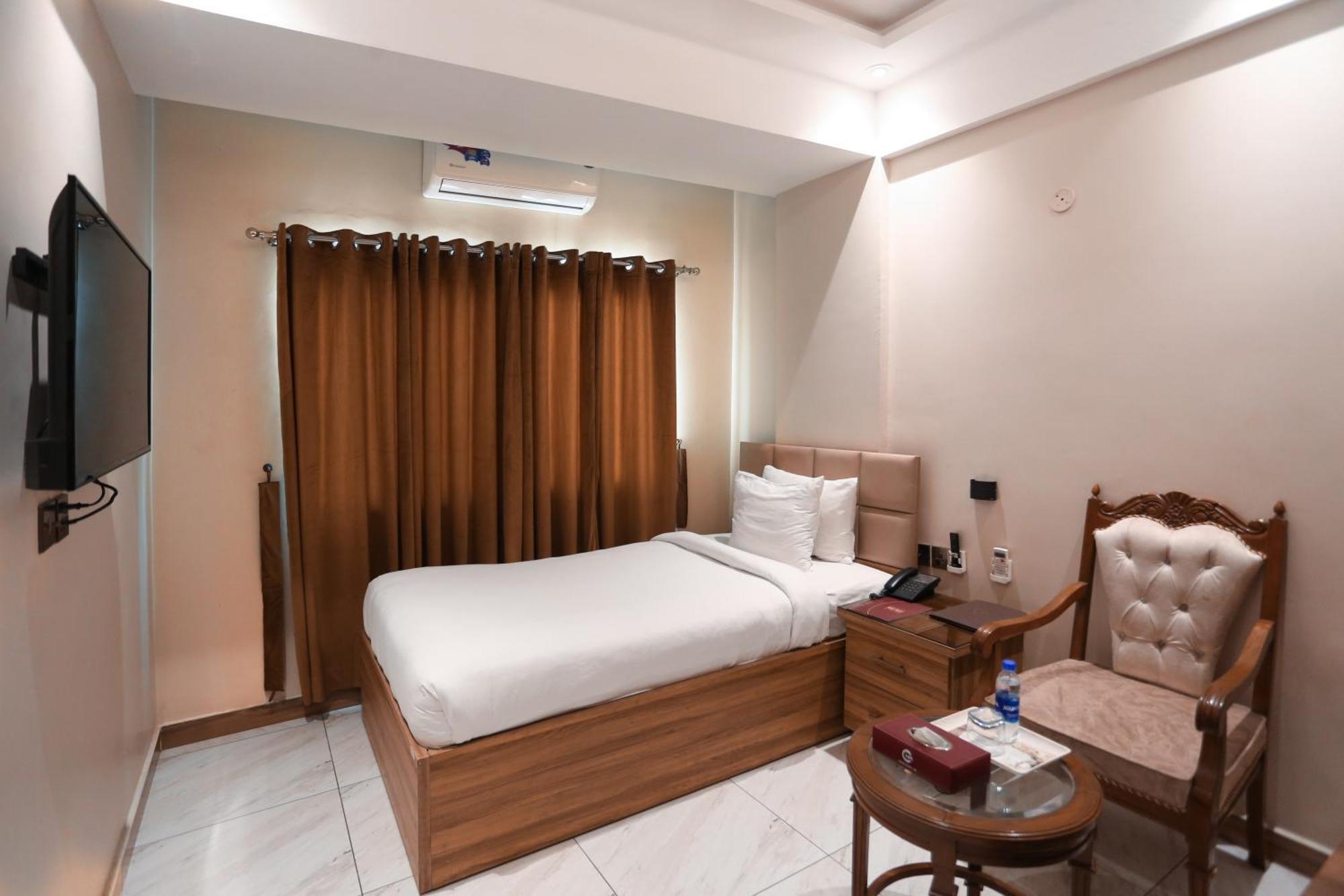 Hotel Pearl Inn Karachi Exterior foto